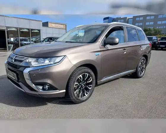 MITSUBISHI OUTLANDER INSTYLE