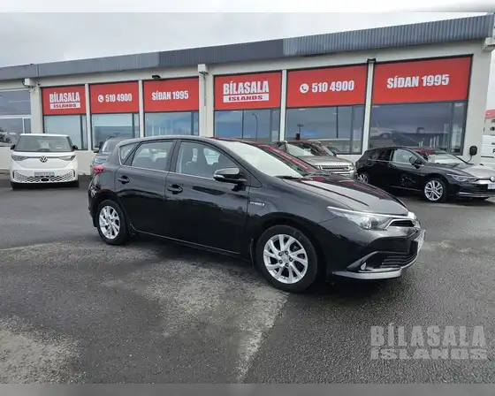 TOYOTA AURIS