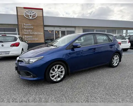 TOYOTA AURIS ACTIVE 1.4 DÍSIL 6 GÍRA