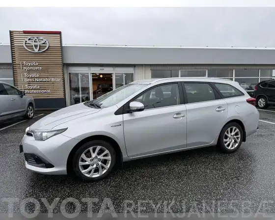 TOYOTA AURIS TS HYBRID ACTIVE