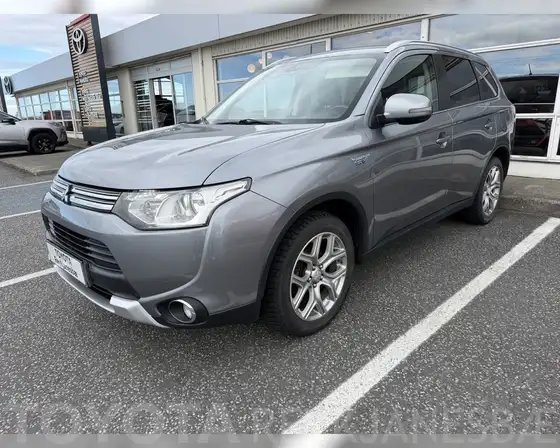 MITSUBISHI OUTLANDER PLUG-IN