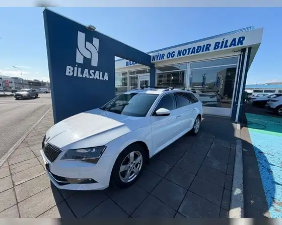 SKODA SUPERB AMBITION