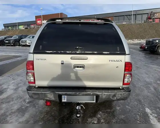TOYOTA HILUX DOUBLE CAB