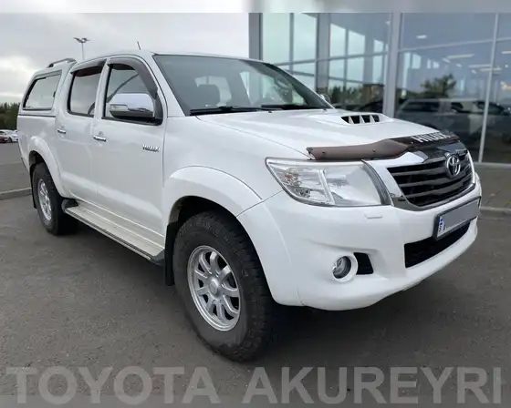 TOYOTA HILUX SR