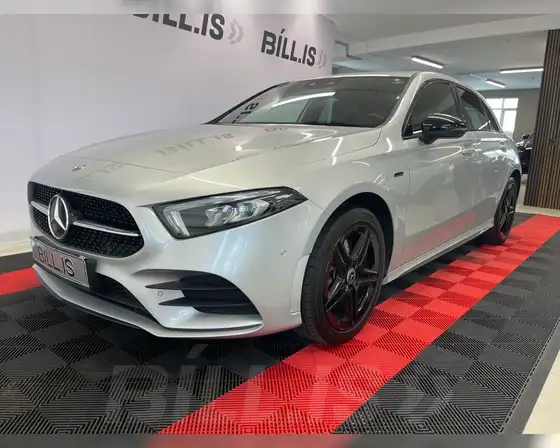 MERCEDES-BENZ A 250 E AMG LINE