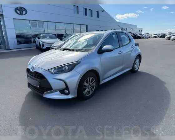 TOYOTA YARIS ACTIVE