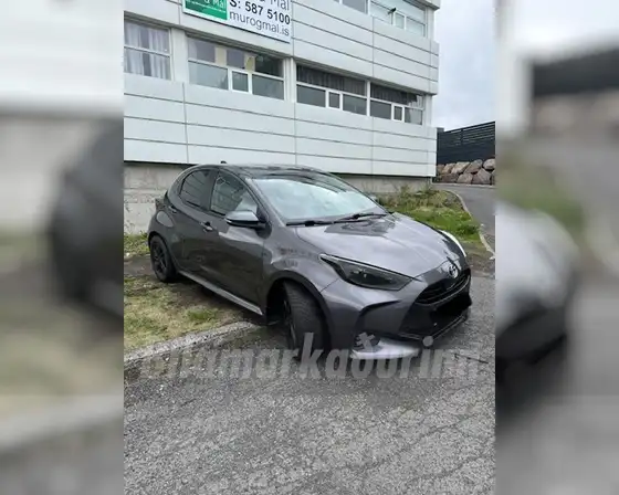 TOYOTA YARIS ACTIVE