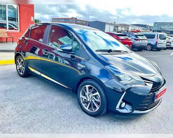 TOYOTA YARIS HYBRID