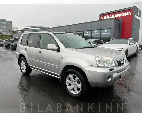 NISSAN X-TRAIL LUX