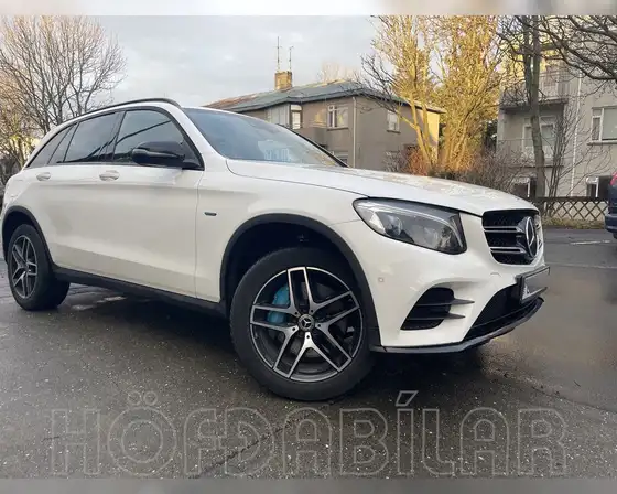 MERCEDES-BENZ GLC 350 E 4MATIC AMG