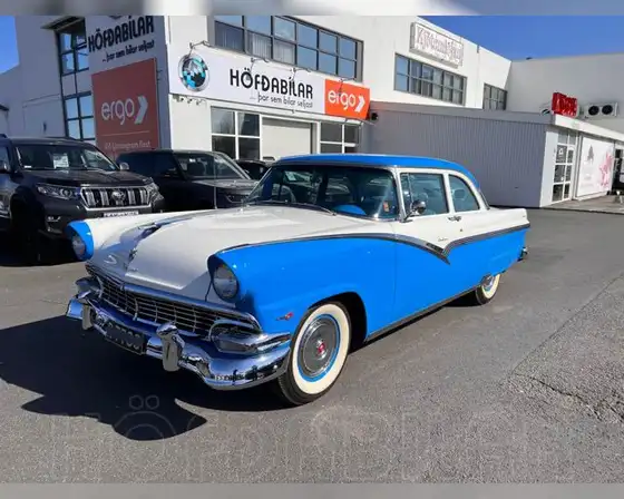 FORD FAIRLANE