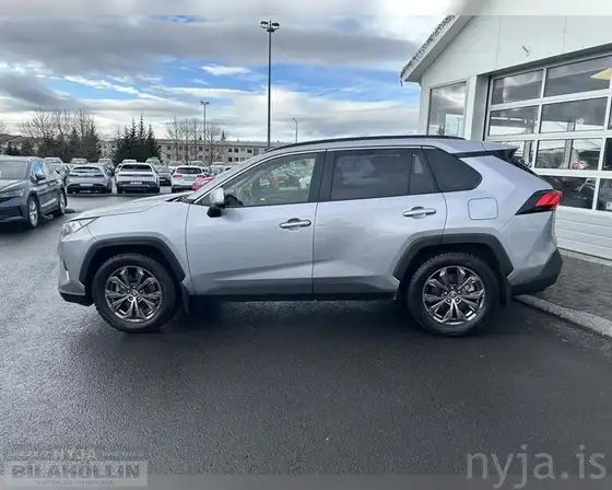 TOYOTA RAV4 GX HYBRID