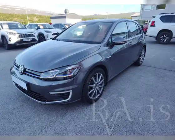 VW GOLF E