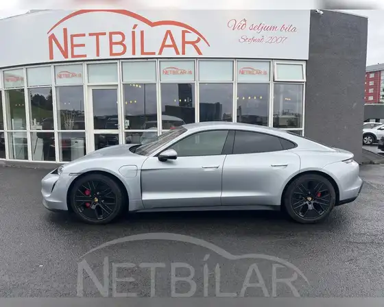 PORSCHE TAYCAN 4S