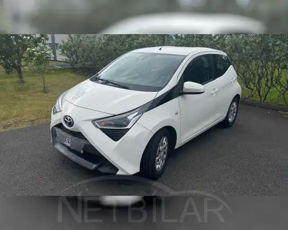 TOYOTA AYGO X-PLAY