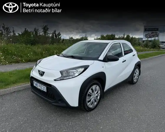 TOYOTA AYGO X LIVE