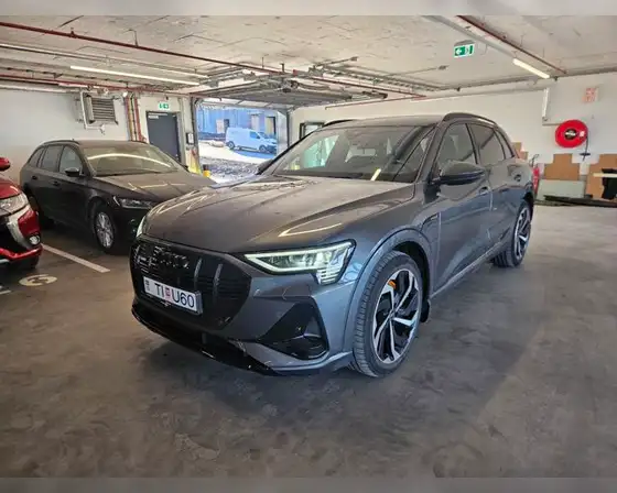 AUDI E-TRON 55 ADVANCED S-LINE