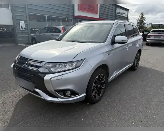 MITSUBISHI OUTLANDER INVITE+