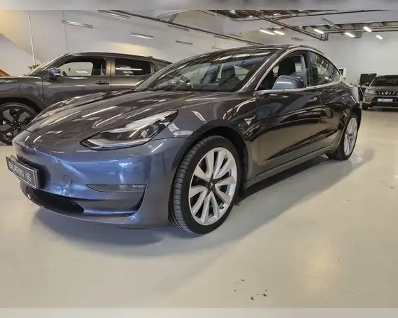 TESLA MODEL 3 LONG RANGE