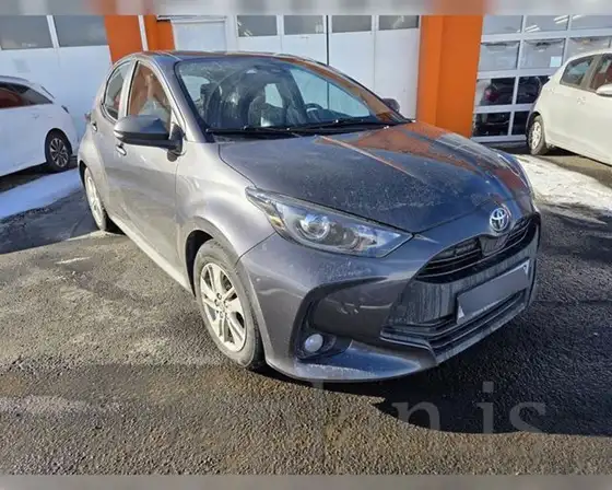 TOYOTA YARIS ACTIVE