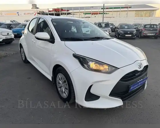 TOYOTA YARIS LIVE