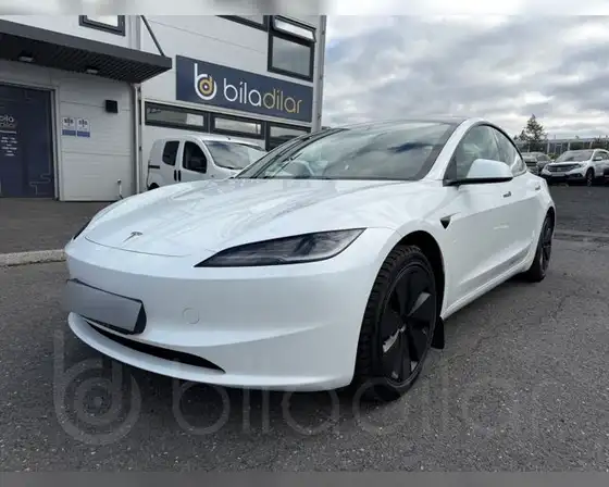TESLA MODEL 3 SR PREMIUM