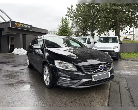 VOLVO V60 TWIN ENGINE R-DESIGN