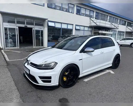 VW GOLF R
