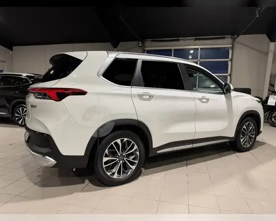 MAXUS EUNIQ 6